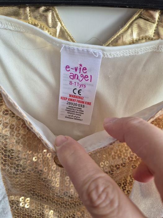 Костюм на вещица и костюм на ангел