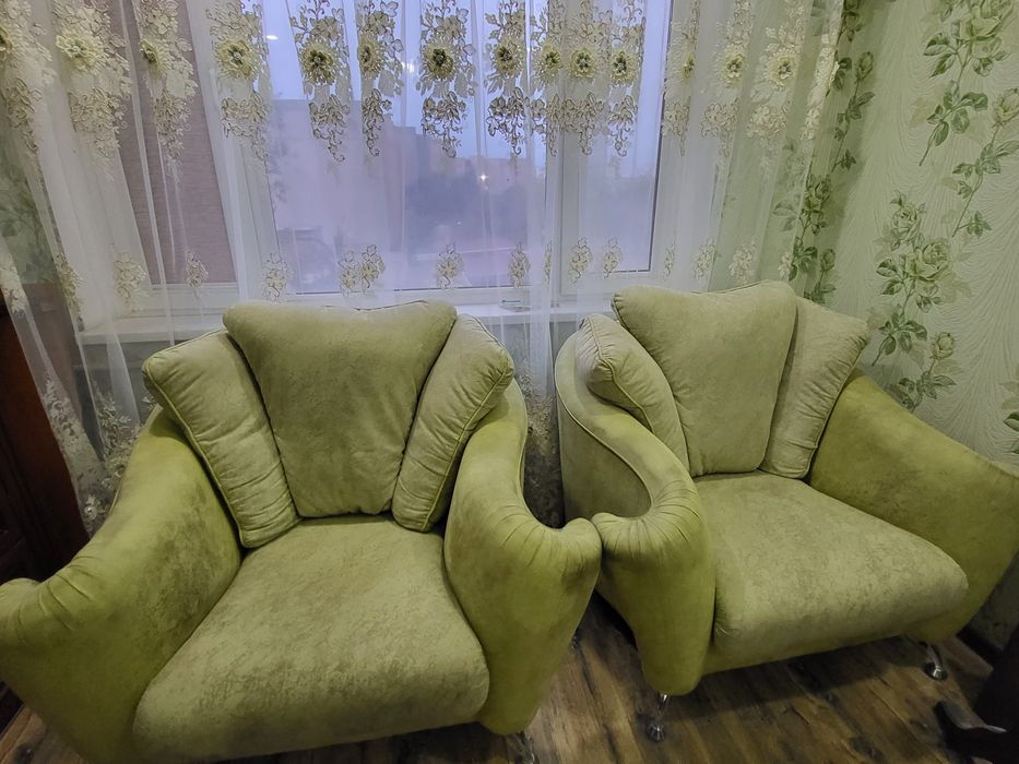 Диван и два кресла