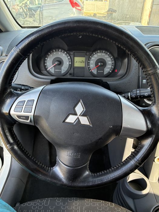 MITSUBISHI Colt 2012 — imagine 4