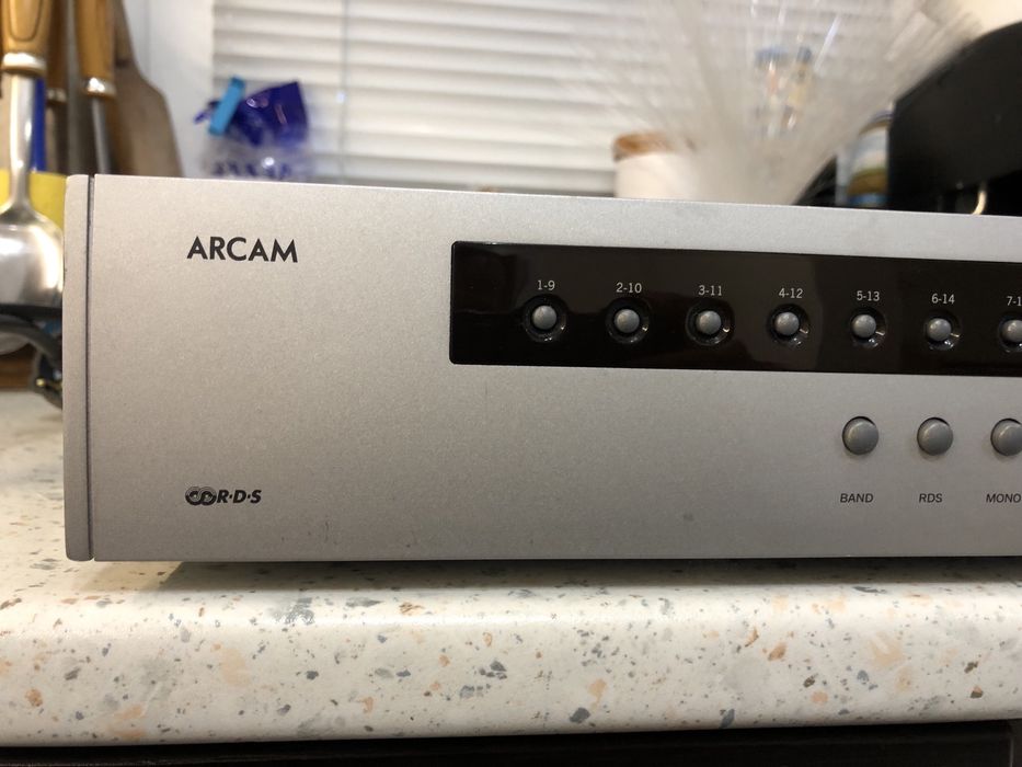 Arcam T-61 качествен тунер