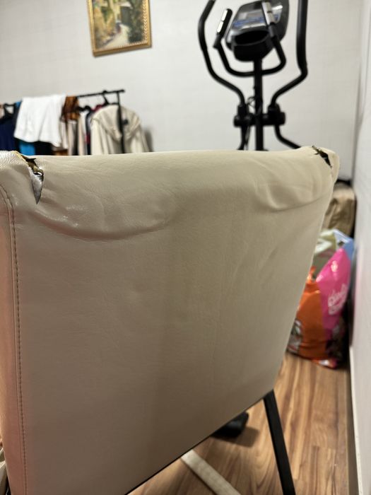 Стул кожаный