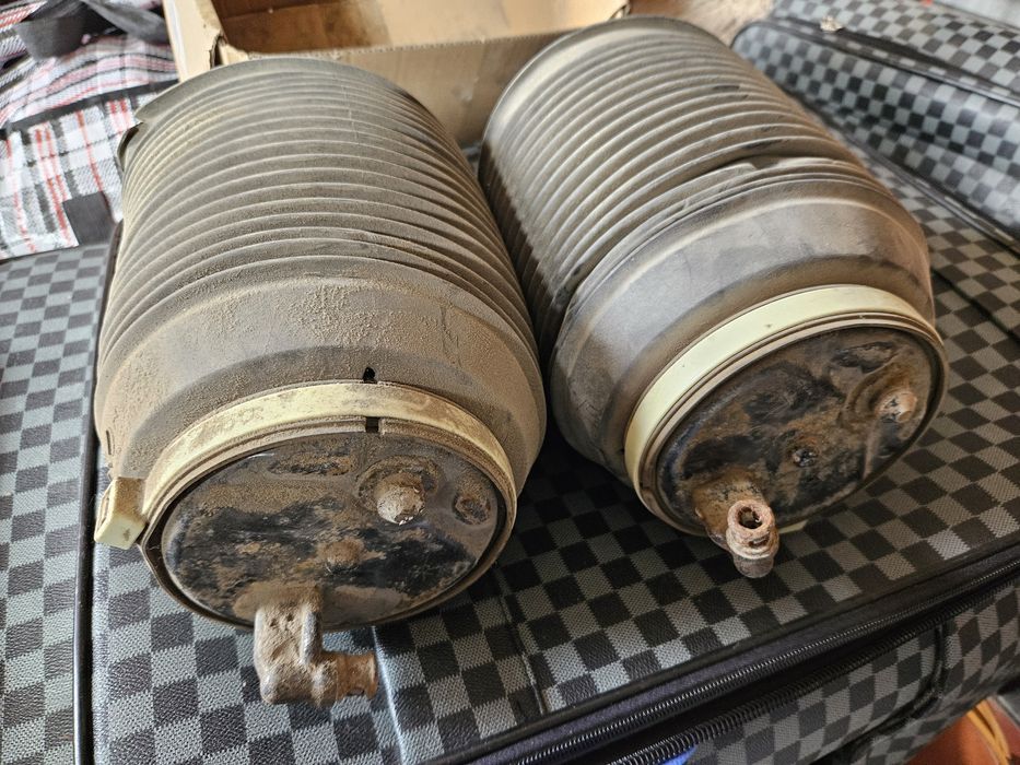 Продам пневмобалон или пневмоподушка gx 470