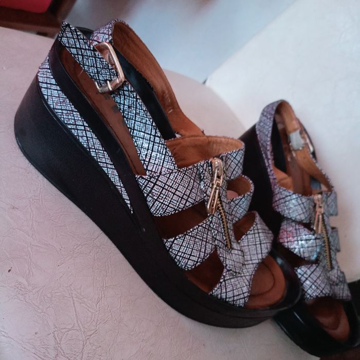 Продам сандали, новые