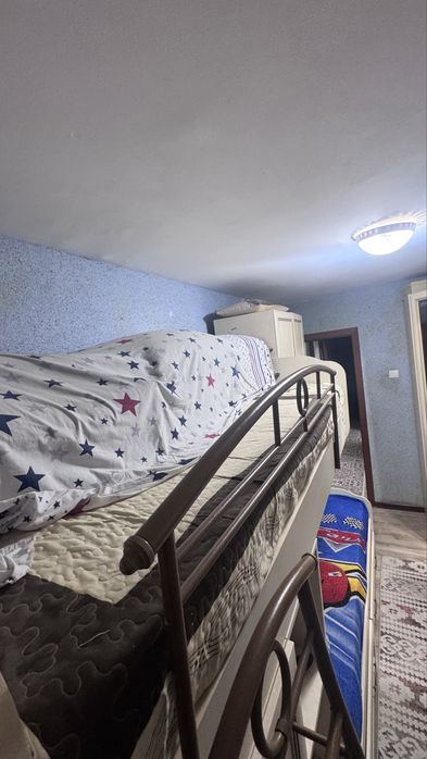 Двухяростная кровать