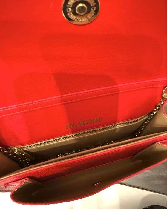 Нова чанта Love Moschino