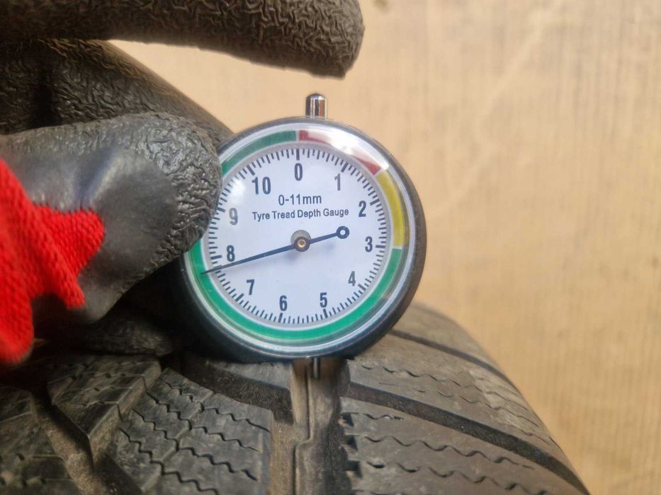 2 Dunlop R17 215/60
Зимни гуми 
DOT3923