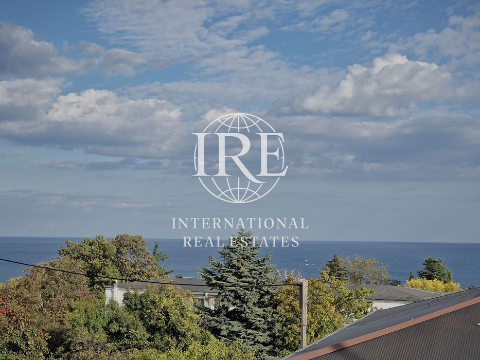 Комфортна четириетажна къща с нескриваема морска панорама!