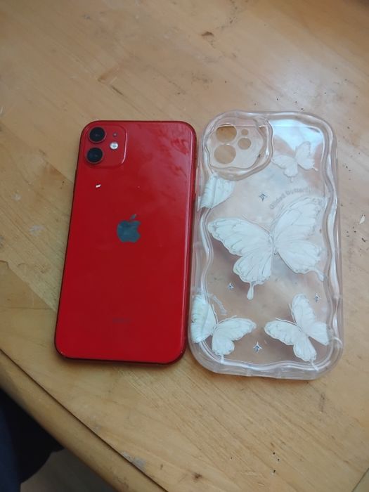 Ipon 11 ca nou  folosit doar în husa și folie de protecție