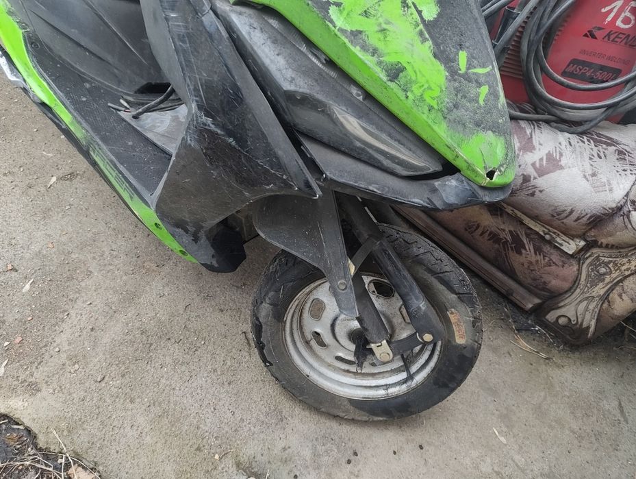 Продам скутер Рейсер