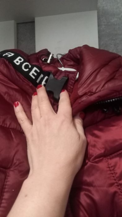 Пуховик бордовый