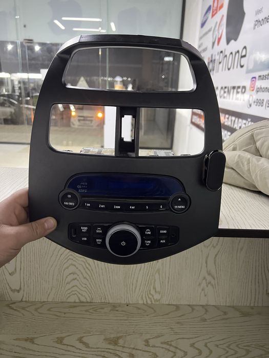 Spark magnitafon sotiladi