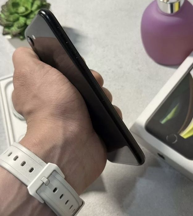 Iphone SE 2020 80%акб