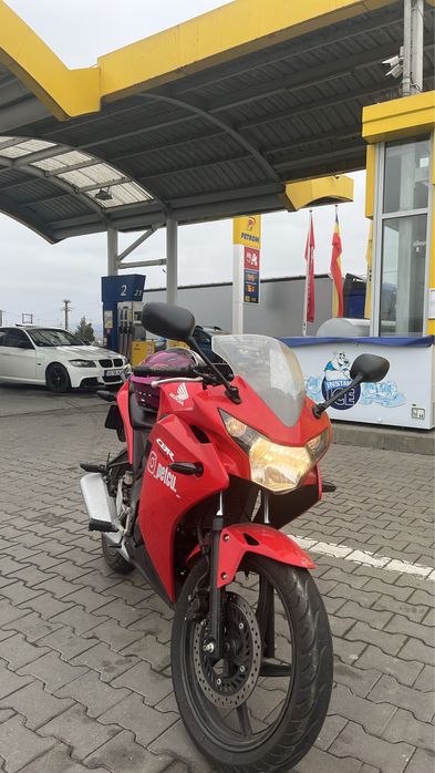 Vând motor Honda CBR 125 R