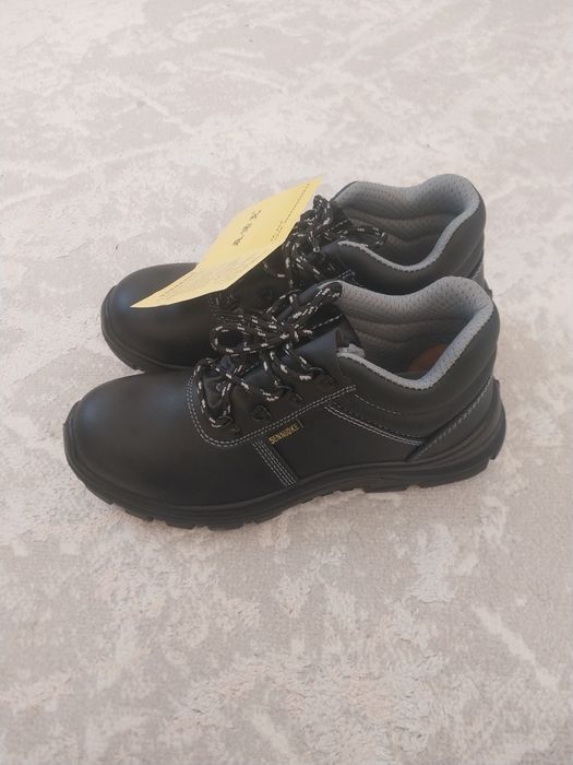 Рабочие ботинки сатылады