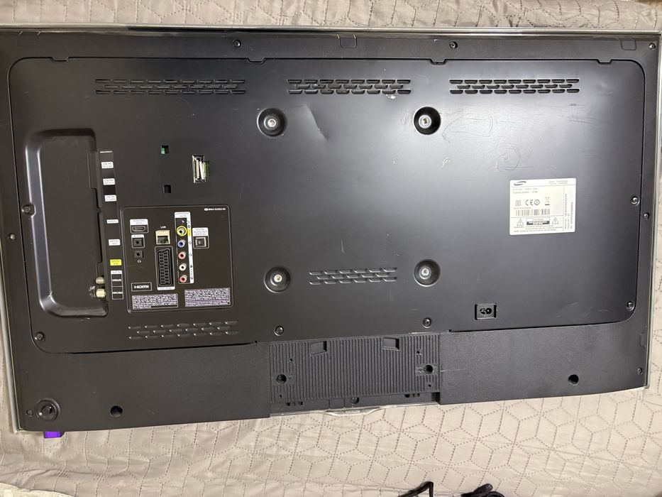 Vand Televizor Samsung SmartTV Cu Wifi(generatie mai veche)