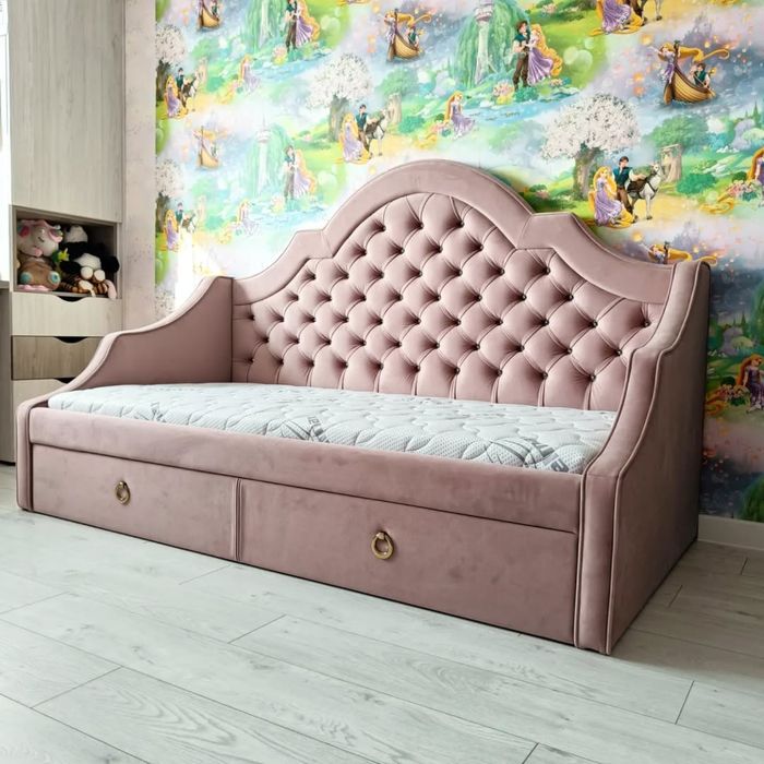 Диван-кровать с подъёмным механизмом