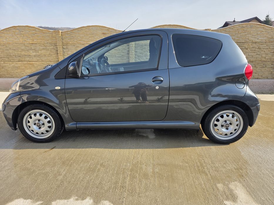 Vand Toyota Aygo ,masina ideala pt oras extrem de fiabila cu un consum