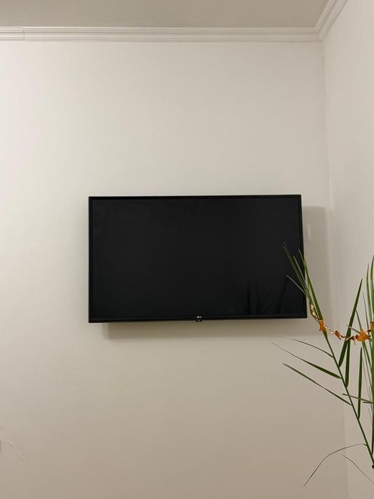 LG webOS TV UJ630V
