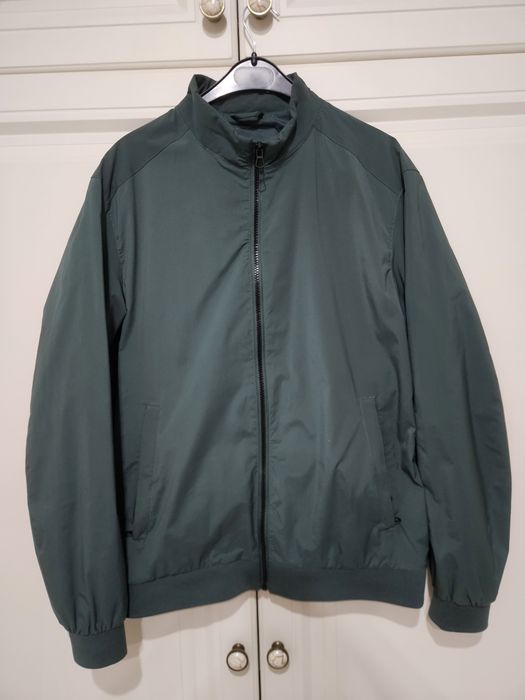 Весенняя куртка-ветровка в отличном состоянии
