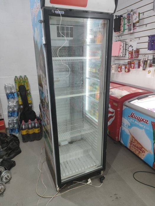 Холодильник для магазина