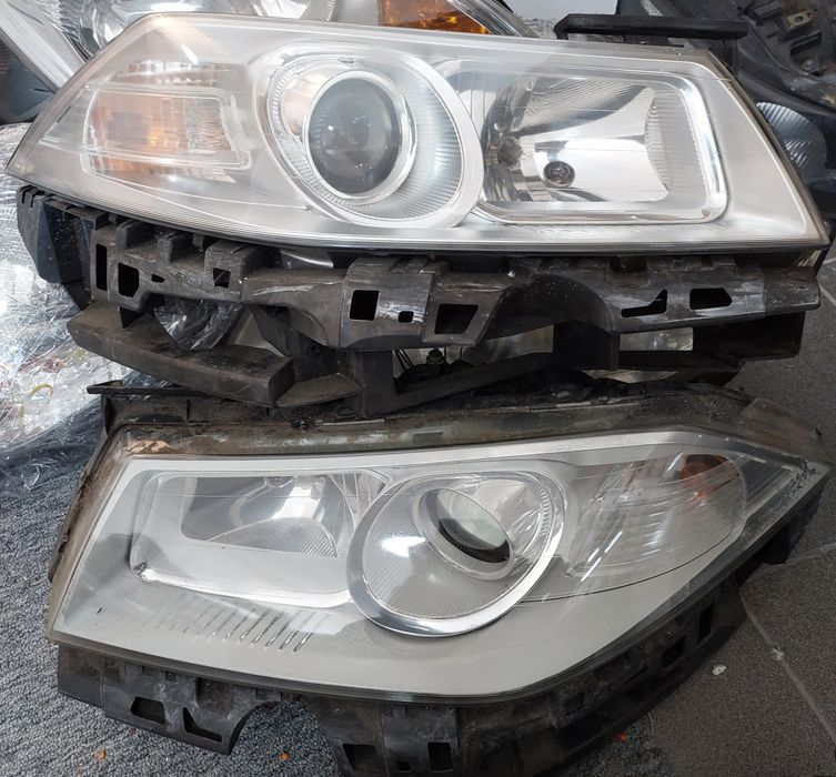 Far Stanga dreapta Renault Megane 2 si cu lupa European