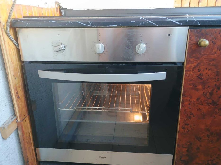 Фурна за вграждане Whirlpool и плот за вграждане