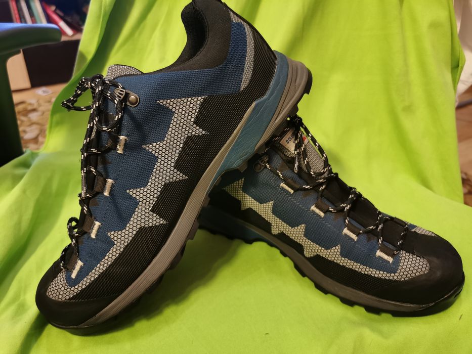 Adidasi Dolomite 44 GTX La Sportiva Mammut Salomon Hoka  Lowa  Meindl