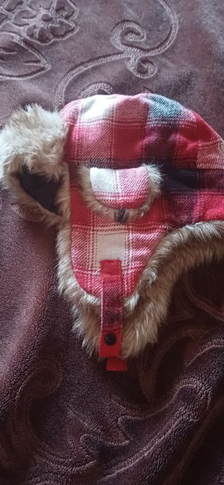 Vand caciula cu blana pt copii marimea M,caciula estw nouua
