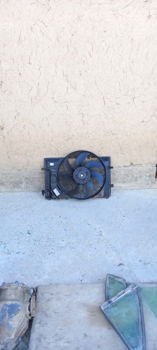 Вентилятор радиатора на w203 мерседес.