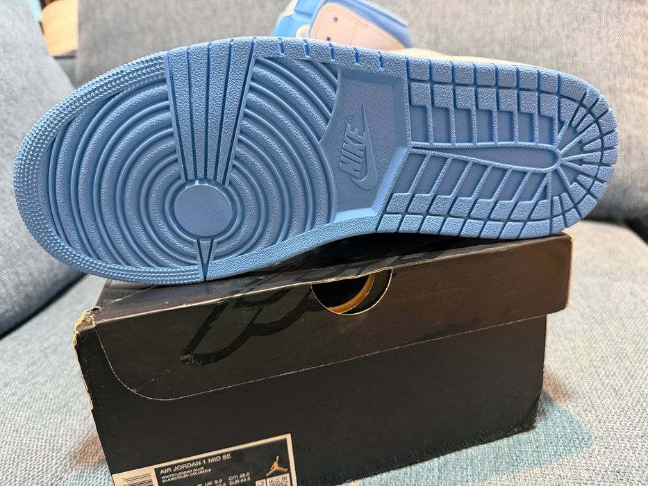 Air Jordan 1 mid SE