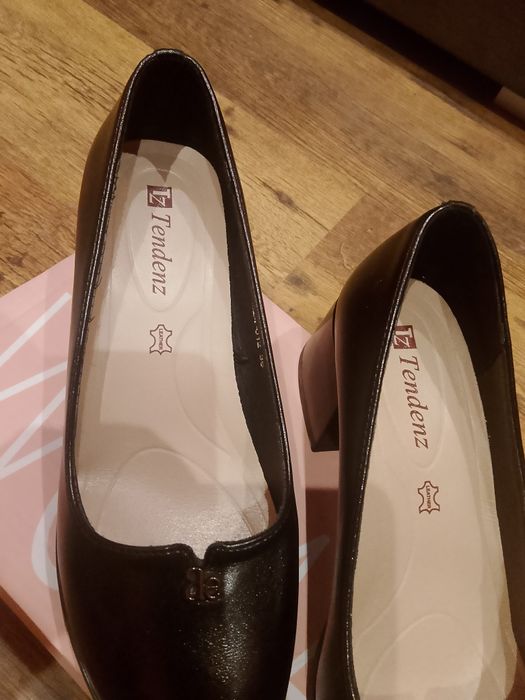 Продавам дамски обувки