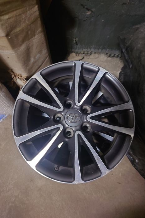 Диски на 16 Avensis