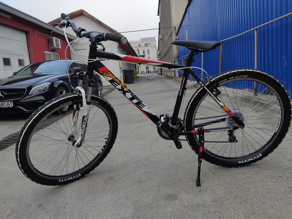 Vând bicicleta din aluminiu