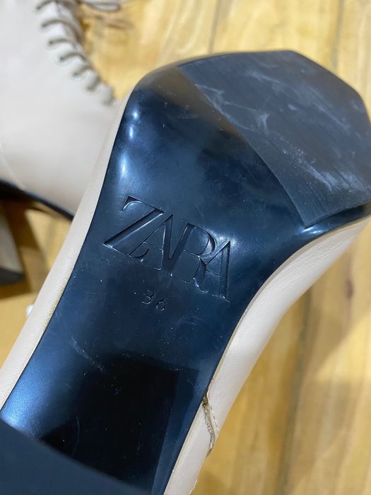 Нови боти от естествена кожа с връзки Zara