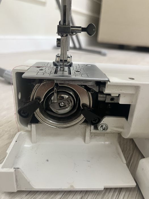 Продам швейную машинку от Janome