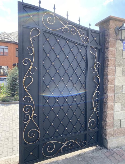 Покраска ворота забор и крыша