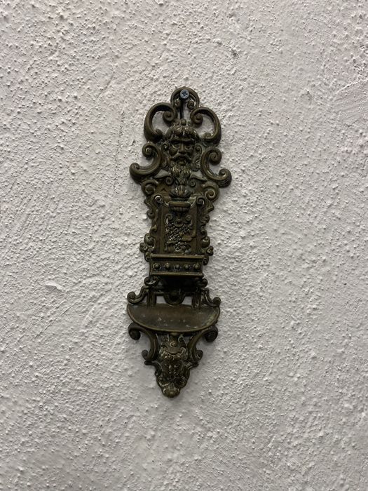 Стенна поставка за кибрит от масивен месинг