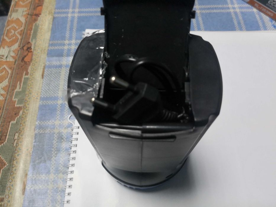 Lanterna led si lampa solara cu acumulator