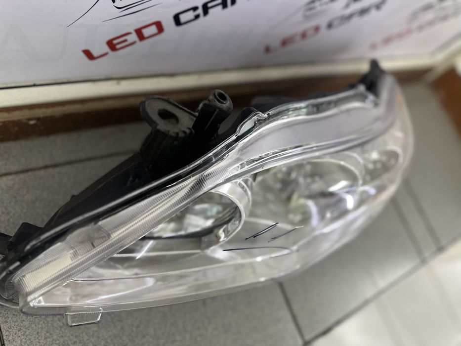 Фара на Toyota Corolla 2010