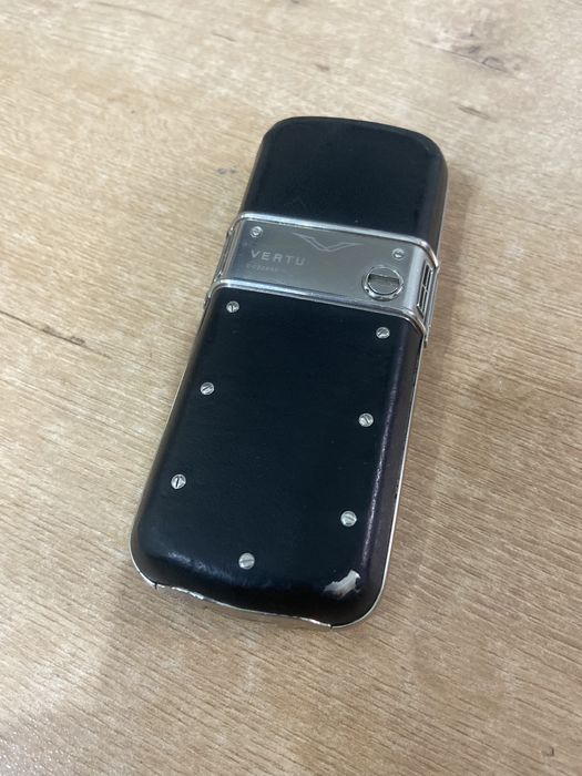 Vertu в оригенале
