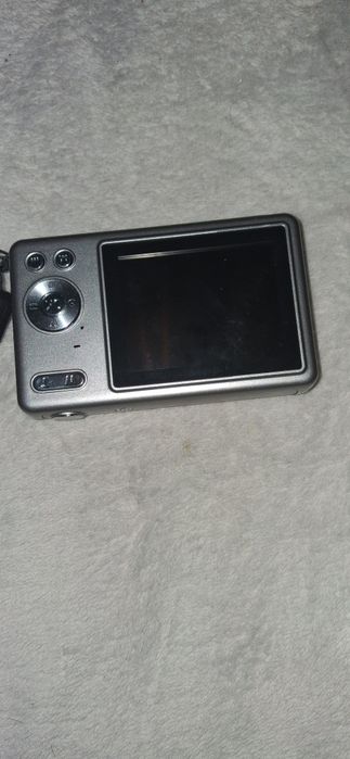Camera digitala Q12