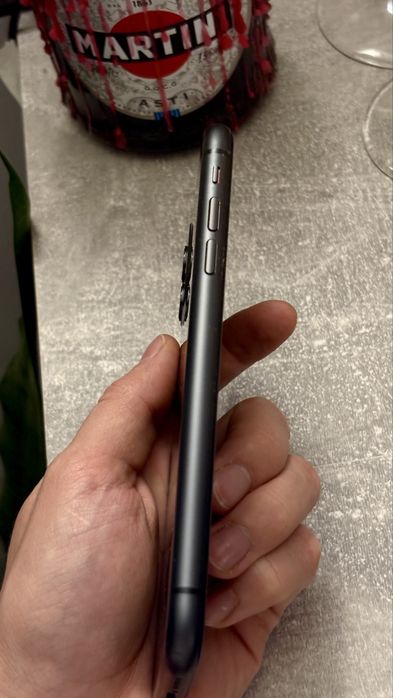 Vand iPhone 11 64gb