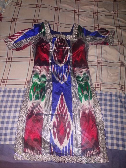 Сотилади кийимлар 50 мингдан