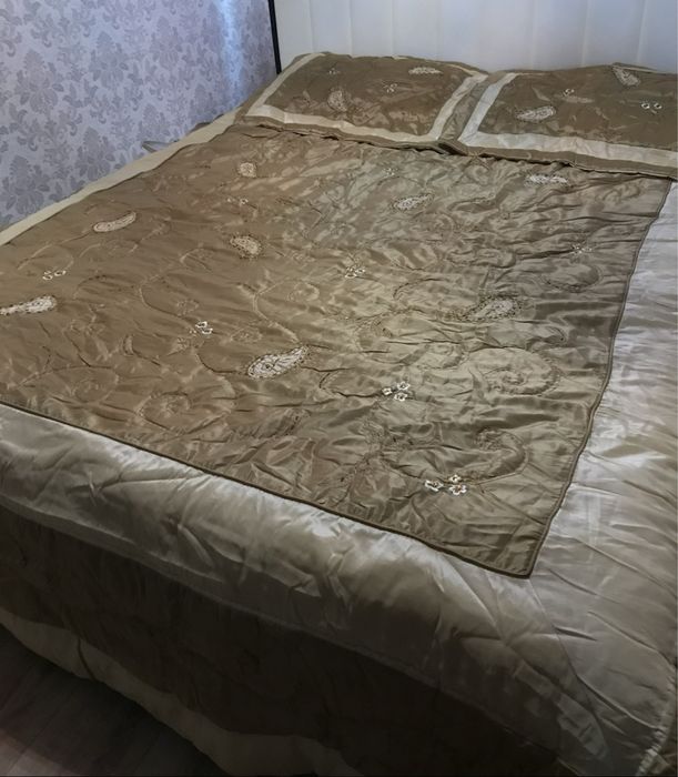 Покрывало с наволочками