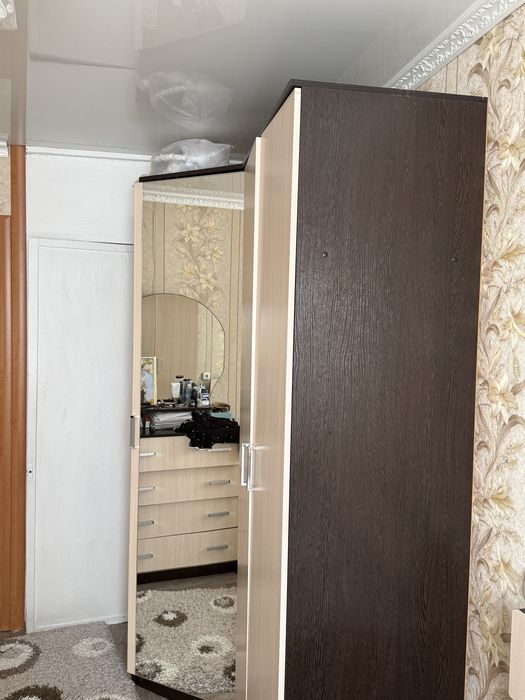 Продаётся спальный гарнитур.