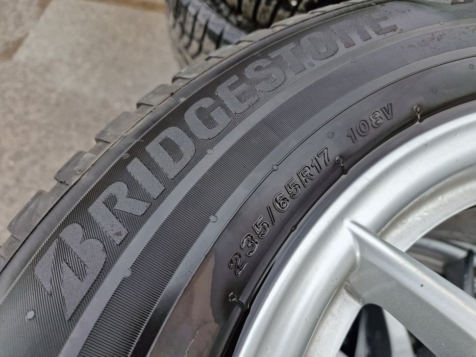 Гуми с Джанти за Mercedes GLE W166 235/65 R17 Bridgestone 2023