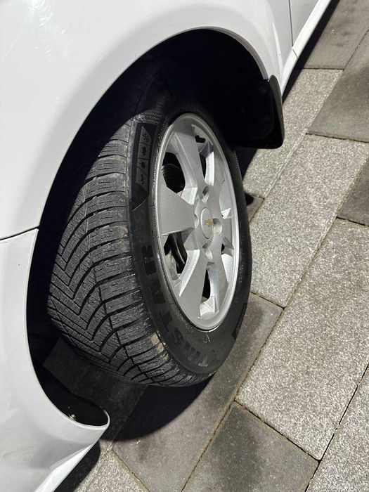 Срочно!!! продаётся машина CHevrolet Jentra