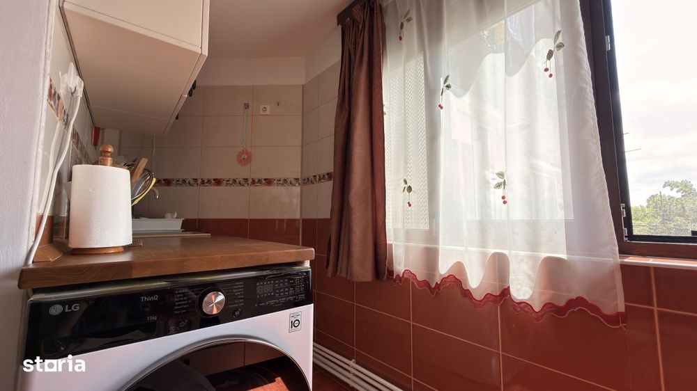Apartament 2 camere decomandate transformat in 3 de vanzare in km 4-5