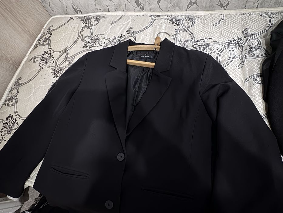 продам пиджаки и жилет