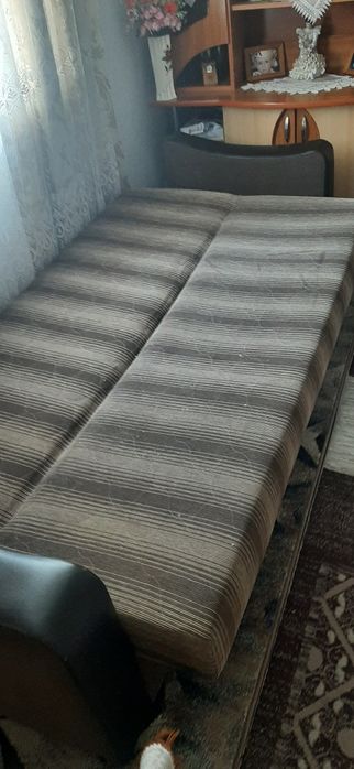 Canapea extensibila maro